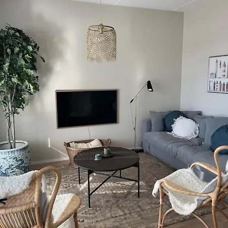 Apartment Beautiful 2-bedroom Flat Close To Everything *